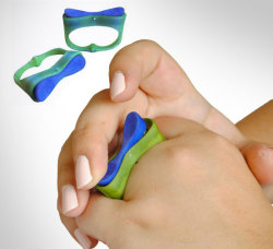 tofuboots:  fursecutions:  odditymall:  Fidget Rings are rings that help you fidget, and are sure to make everyone around you uncomfortable. —-&gt;http://odditymall.com/fidget-rings  WOW COOL (also I’m probably not the willow you directed your tag
