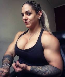amzfan16: Any puny boy like you who doubts a girl can have superior upper body strength should spend a bit of time in my bearhug. Because it would only take a bit of time for you to be screaming “No more. I give!“2