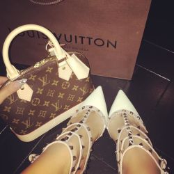 Rushed to #Selfriges to grab a shoes and bag for last night and then didn&rsquo;t end up going out fml lol . Never mind can never have too many #valentinos or #louisvuitton by chloe.khan