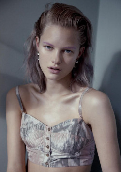 Hannah Holman Photography by Carlotta Manaigo Styling by Naomi Miller Published in Twin #4