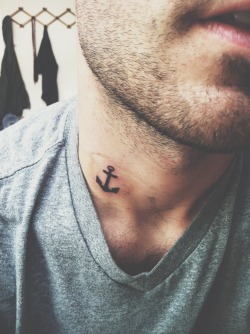 when&ndash;itrainsitpours:  potrei amarti anche solo per il tatuaggio 