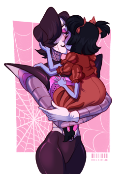 slbtumblng:  sirenarchy:  More tol robot-bae with his smol spider wife  I can dig this gladly.   &lt;3