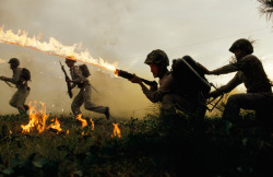 natgeofound:  Marine infantry in Taiwan practice using flame throwers in a simulated battle, January 1969.Photograph by Frank and Helen Schreider, National Geographic  fogo nelas