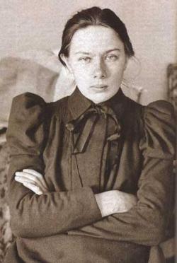thepeoplesrecord:  10 intriguing female revolutionaries that you didn’t learn about in history classAugust 24, 2014 We all know male revolutionaries like Che Guevara, but history often tends to gloss over the contributions of female revolutionaries