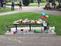redbarracuda:  I decided to visit the Boston Public Gardens today, to see the bench from Good Will Hunting, so I could pay my respects to one of my idols. I wasn’t alone, as crowds of young and old stood near, bound together by sadness. Rest in peace