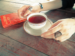 tea-fiend:  There has been a serious lack of tea on my blog as of late. Here is this to make up for it.  