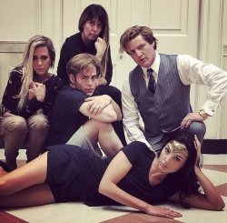 ato-the-bean: wiigsten: Our first photo of the cast of Wonder Woman 1984! (x) In case anyone here wasn’t actually alive in 1984 and doesn’t see what they’re doing there… 