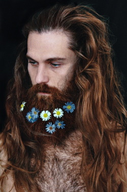 abeautifulindiscretion:  Flower Beard 
