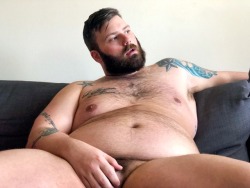 gutgrowing1: beardedsaint:  Dad’s Day Off | Tummy Tuesday Edition  Sexy fat fuck 