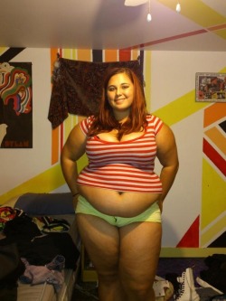 bigglovesbbws:  fatty626:  This is how every women should dress   hottie