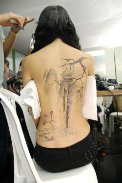 tattooedbodyart:  Japanese tattoos are beautiful and deep in meaning. Here are 66 amazing japanese tattoos… You’re gonna love #9! Read more: 66 Amazing Japanese Tattoosimage credit: www.minutebuzz.com