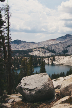 hikewhileyoucan:  mstrkrftz:  Madera Peak and Lillian Lake | twoGiraffe    hike while you can