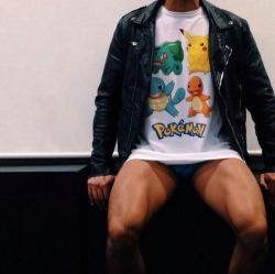 straightandgaymers:  More hot gamers who wear it on their sleeves at straightandgaymers.  And those legs are indeed hot.