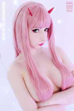 mikomi-hokina:  ♥ ZERO TWO! ♥ I love her so much ;_; The anime is awesome!I’m happy with the result of this shoot, as I expected it to be sort of vulgar, but in the end it looks delicate and sweet! The color palette of this character is really