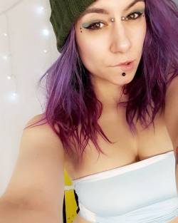 😍😍😍 On #cam4 is.gd/PepperC4 #online #livecams #webcammodel #canadian #punkgirl