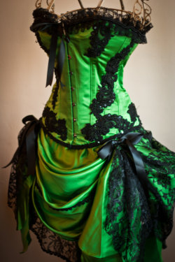 ccalliope:   GREEN GYPSY - Steampunk Green Black Burlesque Corset Costume Halloween Prom Party Dress  