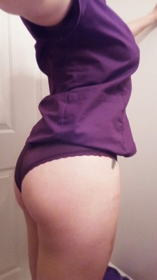 sexonshift:  #sexynurse #scrubs #braandpanties  All my angles and curves look good?