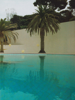 palmvaults:Pool designed by Alain Capeilleres, south of France, 1986.Via @popularsizes