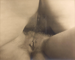 lilit69:PHOTOGRAPHIE en noir en blanc Le bégaiement de l'origine du monde Vers 1920 