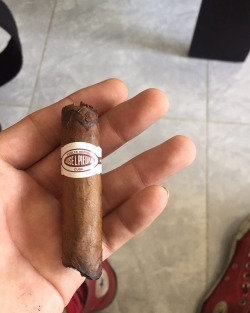 My first legit actual Cuban cigar!     #cigaro #cigar #cuban #cubano #cubancigar #cubanocigaro #costa #cartagena #colombiana