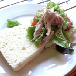 Yuuuumy chicken sandwich :D #lunch