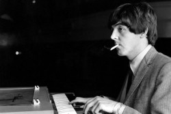 beatlesphoto:Paul McCartney 1965