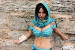 lisa-lou-who:  Jasmine, Thief of Agrabah — my favorite princess with an edgier look! :)www.Facebook.com/LisaLouWhoCosplay 