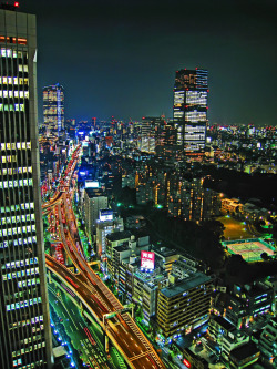 travel-getlost-befound:  Tokyo Midtown (by /\ltus)