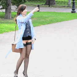 sexyjenysmith:   Selfie tutorial for girls!