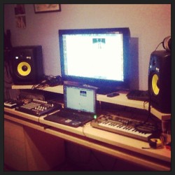 #studio #home #musical #stuff #mystuff #musicstudio #studiotable #table #augustbeats #russian #instagram