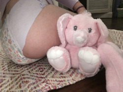 xanistasia:Hangin out with piggy! Ask me questions!