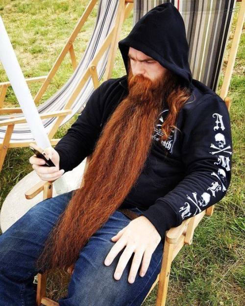 bearnakedbaker:Beautiful Beard   Fiery, flowing beard!