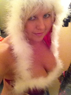 thefunkybuxom:  A little Christmas dressing room collage for you. I posted these a while back. Thought I’d post again since it’s Christmas time.   www.thefunkybuxom.tumblr.com  Mmmmmm. Sexy Christmas MILF!