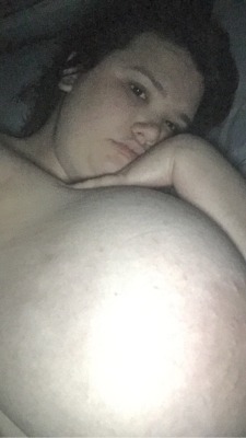 itskaitiecali:  Monster side boob hhaha not even the whole side boob