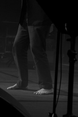 Allways barefoot on stage