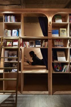 ayellowbirds:  missteddyfeatherstone:  archatlas:  Book And Bed Tokyo Suppose Design Office  I want.  Waaaaaaant.  Really kind of want to apply this concept to my own home. 