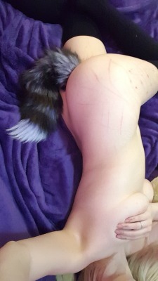 etthereal: I have the prettiest lil tail   ~ask about purchasing my premium snap/blog~ 