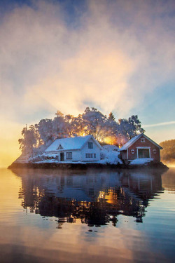 ponderation:  Winter summer house by fjordimages 