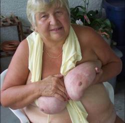 granniespussypictures:  naked wife  Yes grandma I want milk