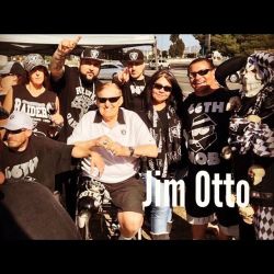 Jim Otto #raidernation #oaklandraiders #00 #jimotto   I&rsquo;m posting this picture showing the Raider Nation tailgating with Oakland Raiders legend, Jim Otto.  (at Raider Nation Worldwide)