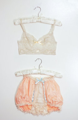 thelingerieprincess:  Vintage french handmade lace bra and silk knicker set   Want