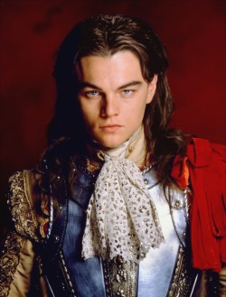 leonardo-dicaprio-daily:  Leonardo DiCaprio as King Louis XIV in The Man In The Iron Mask (1998)