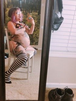 scarybabe: fireballsinthesky:   scarybabe: I really fucking did it last night 🤤🤤 so stuffed! Posting the rest of the pics on Patreon: www.patreon.com/reiinapop Wait, hold up, is this a morph? This cannot be real!   It’s not a morph!! :p  