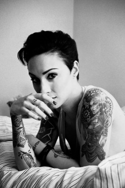 my-kingdom-for-inked-babes:  my-kingdom-for-inked-babes  F'ing hot