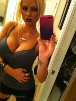 selfshot-world:  Check out more from this blog http://tinyurl.com/caywo62