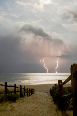 c1tylight5:  Storm Over Ocean | James Wasneuski            