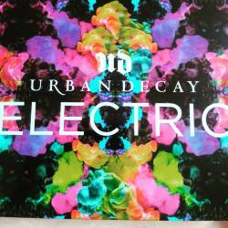 Happy birthday to me! 🎂 got so spoiled by my babe @conmayn 💞💞  #urbandecayelectricpalette #urbandecay #electricpalette #eyeshadow #eyemakeup #makeup