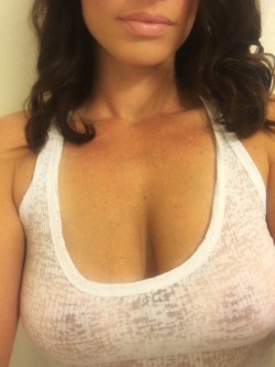 realfire:  just-teasing-2:Like me braless and dripping? 🍼💦😘 Super hot MILF!!