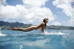 linxspiration:  Hawaiian surfer Coco Ho. 