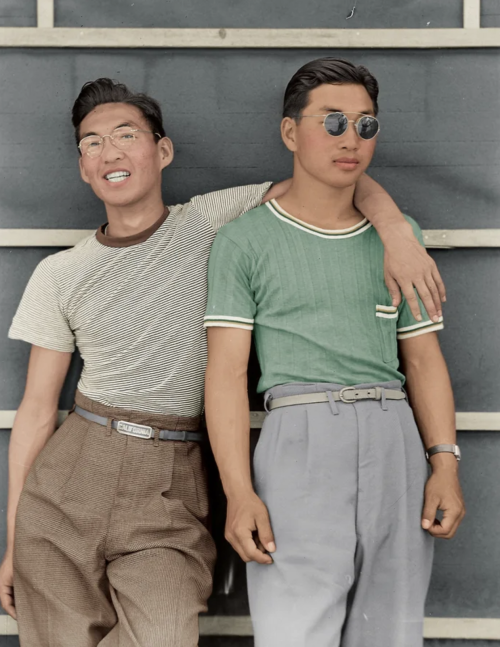 newloverofbeauty:  Dorothea Lange:  Japanese Students in an Internment Camp during WW2, Sacramento  (1942)